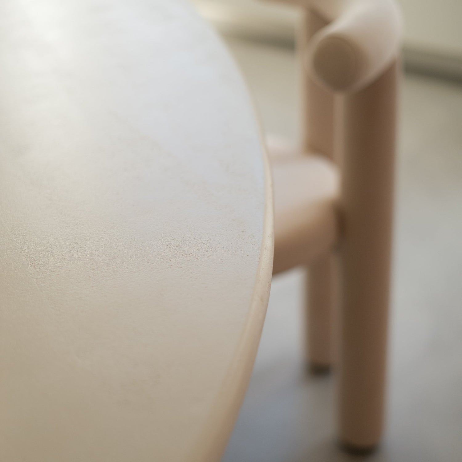 Microcement table up close