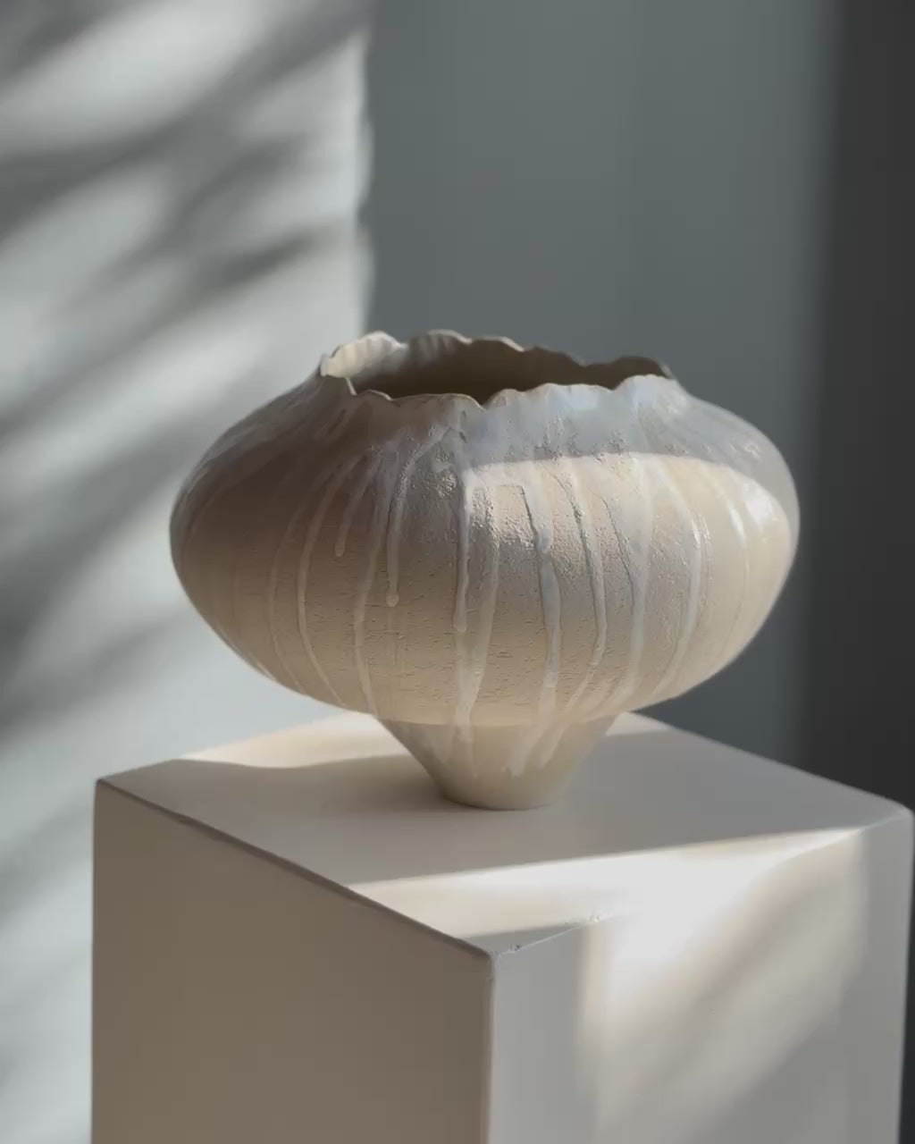 Načíst video: Muoi Atelier x Syneste – Váza č. 1